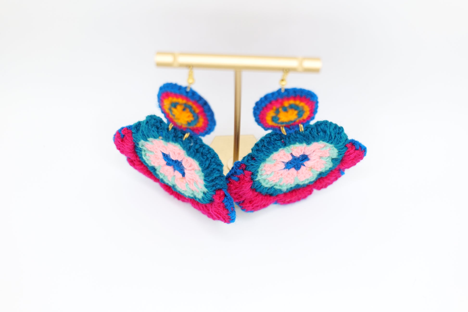 Large crocheted flower earrings- version 1 image 1