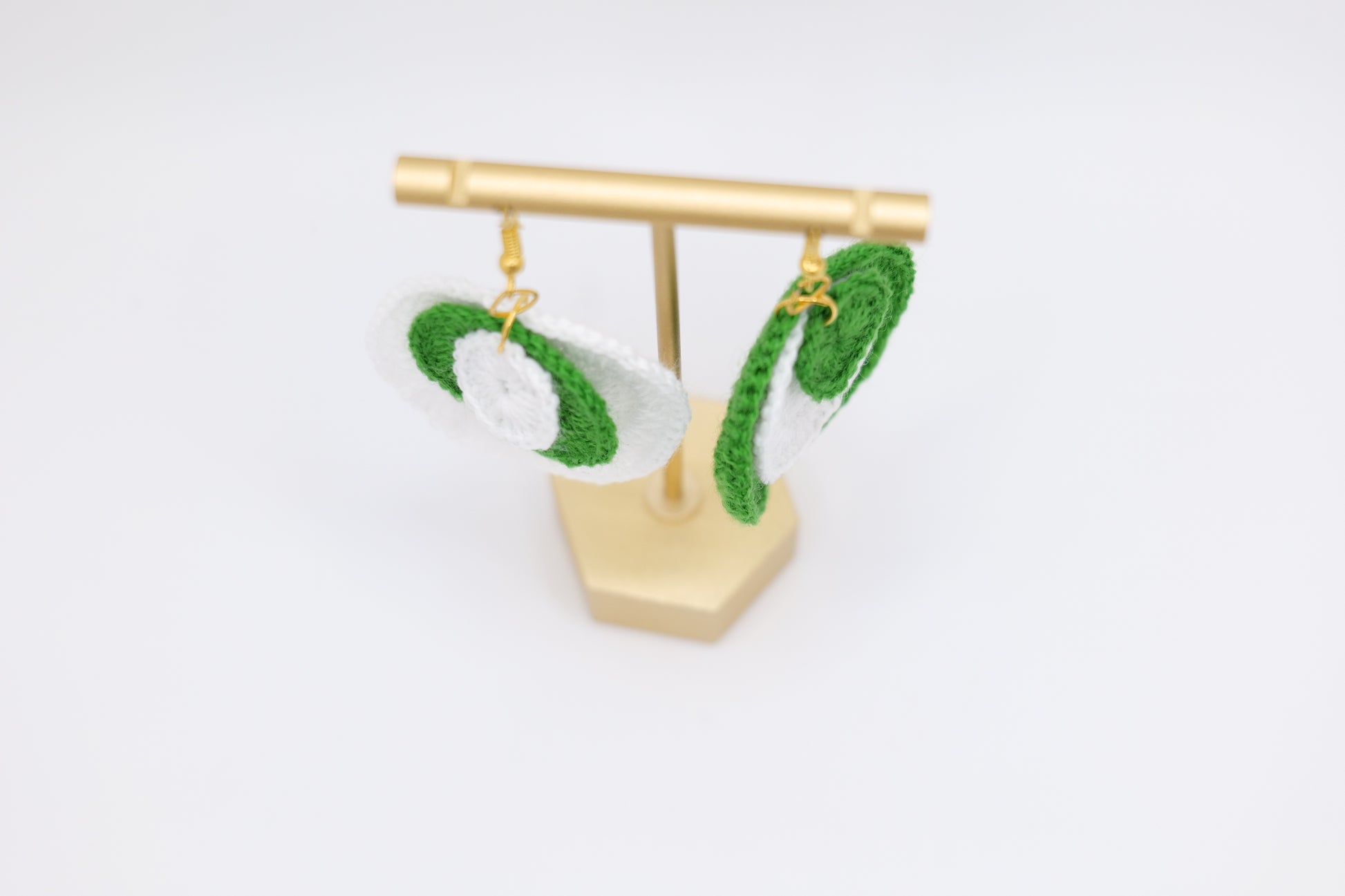 Circle crocheted earrings in green image 1