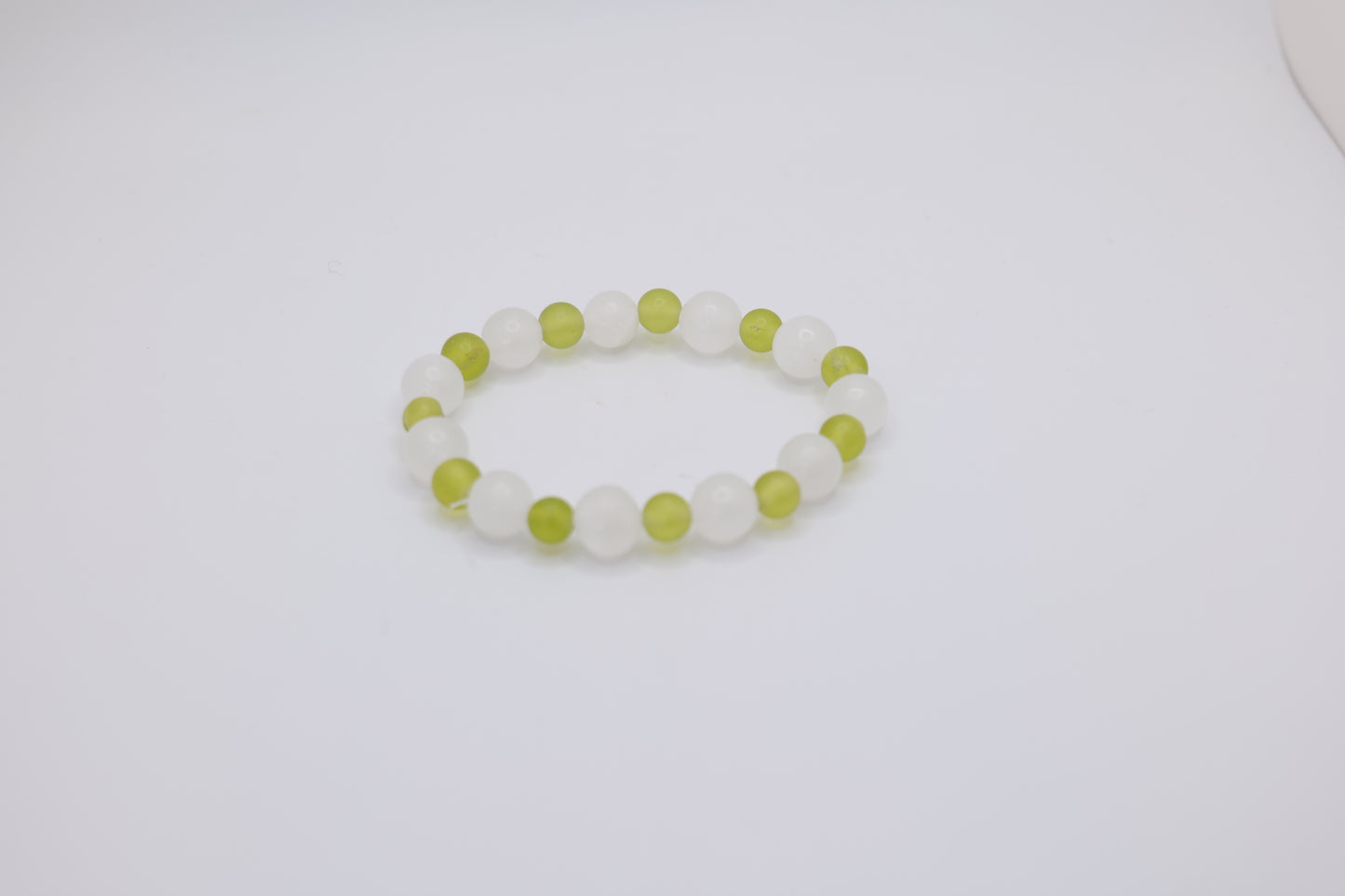 Bowenite and White Marble Bracelet