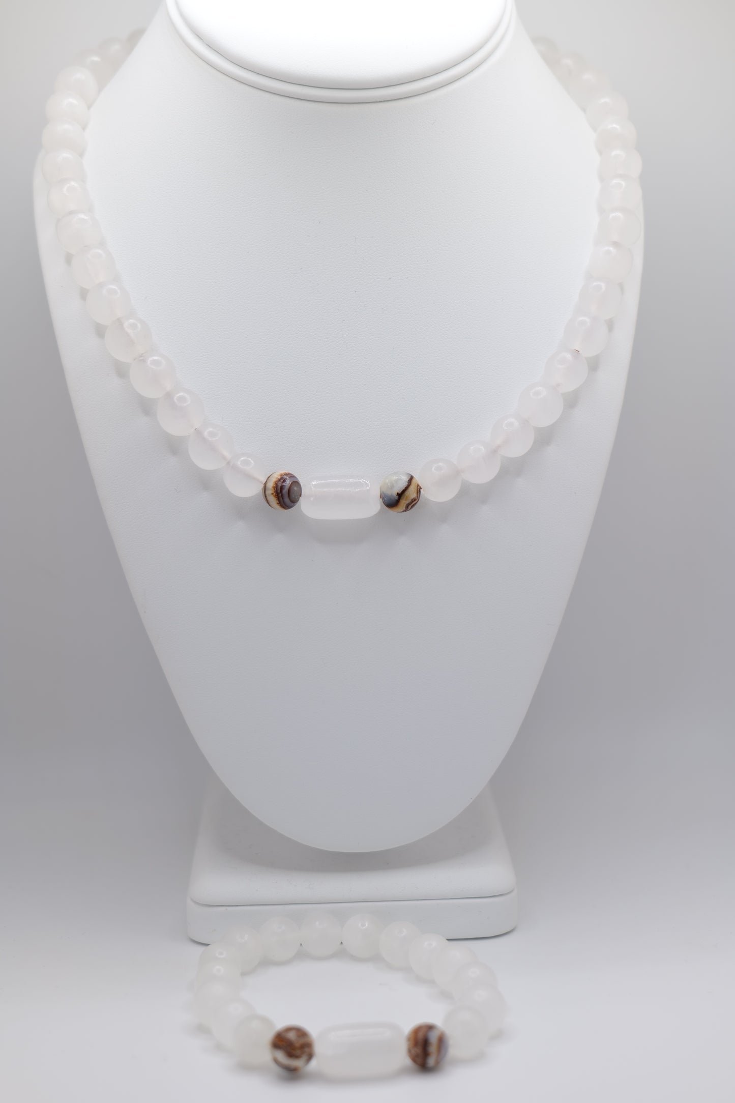 White Marble and Onyx Centerpiece Jewelry Set