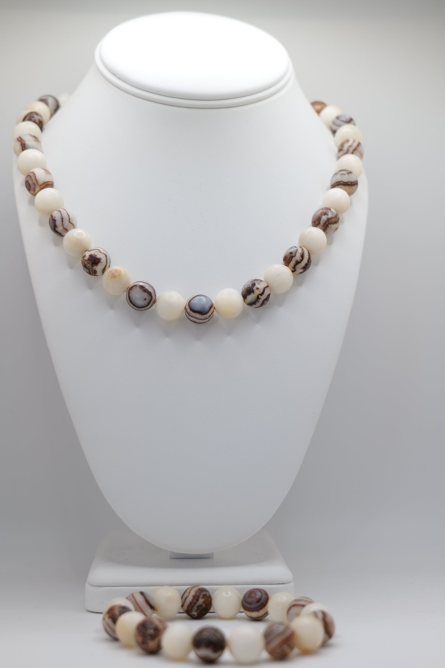 White Marble and Onyx Beaded Jewelry Set