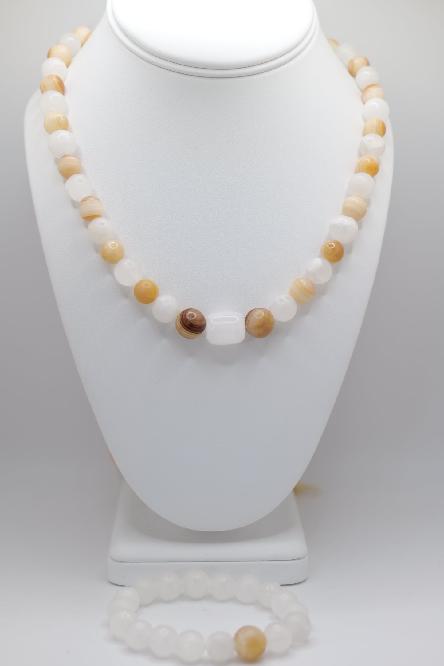 White Marble and Onyx Centerpiece Jewelry Set