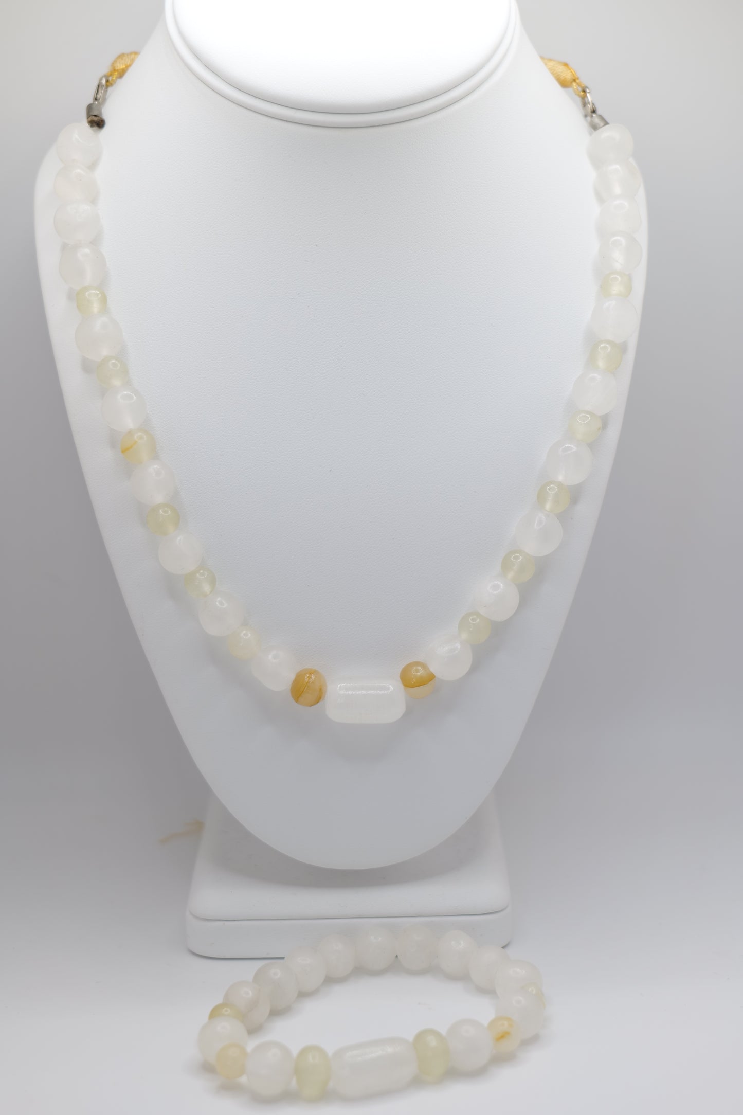 White Marble and Onyx Centerpiece Jewelry Set