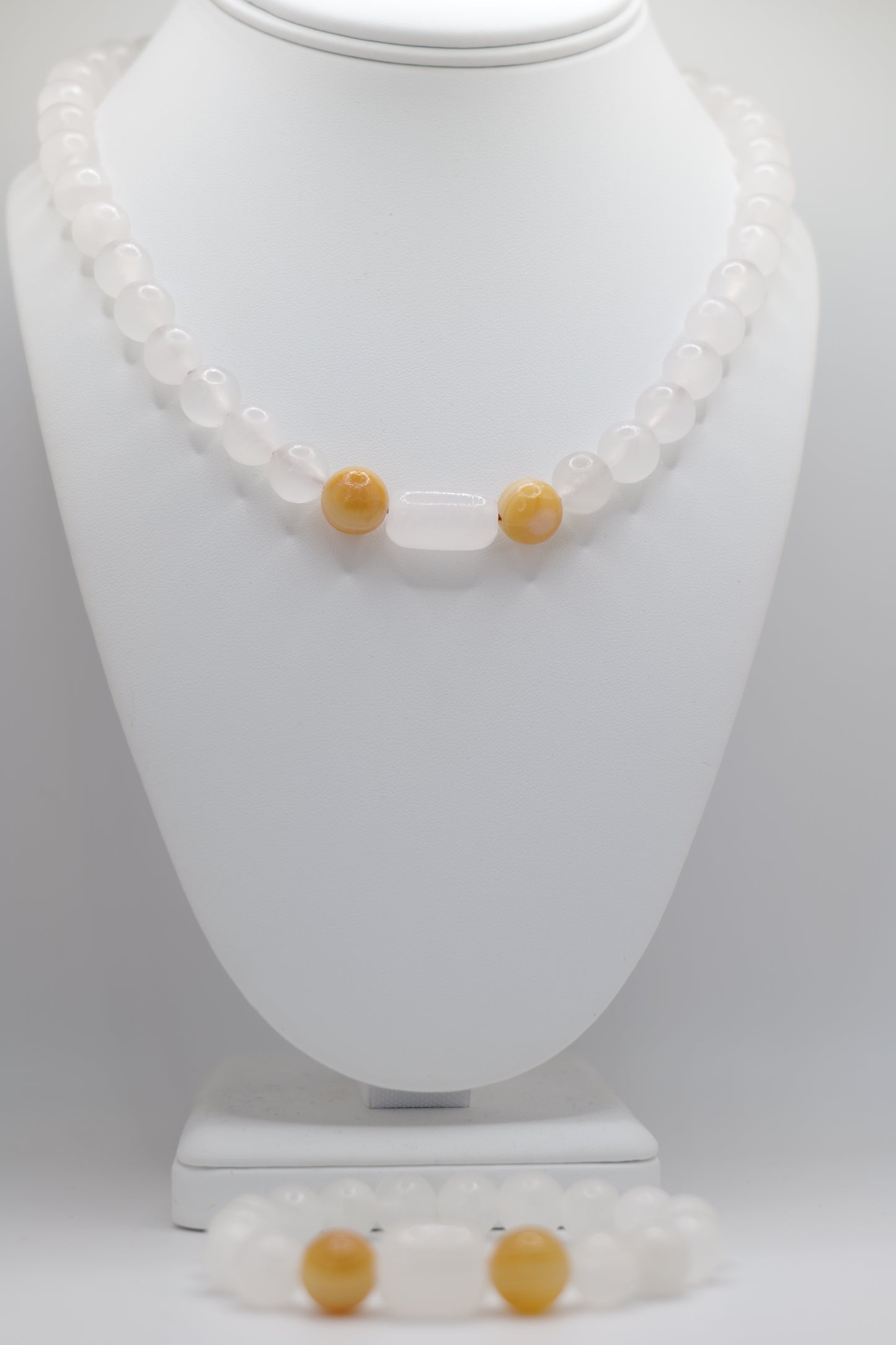 White Marble and Onyx Centerpiece Jewelry Set