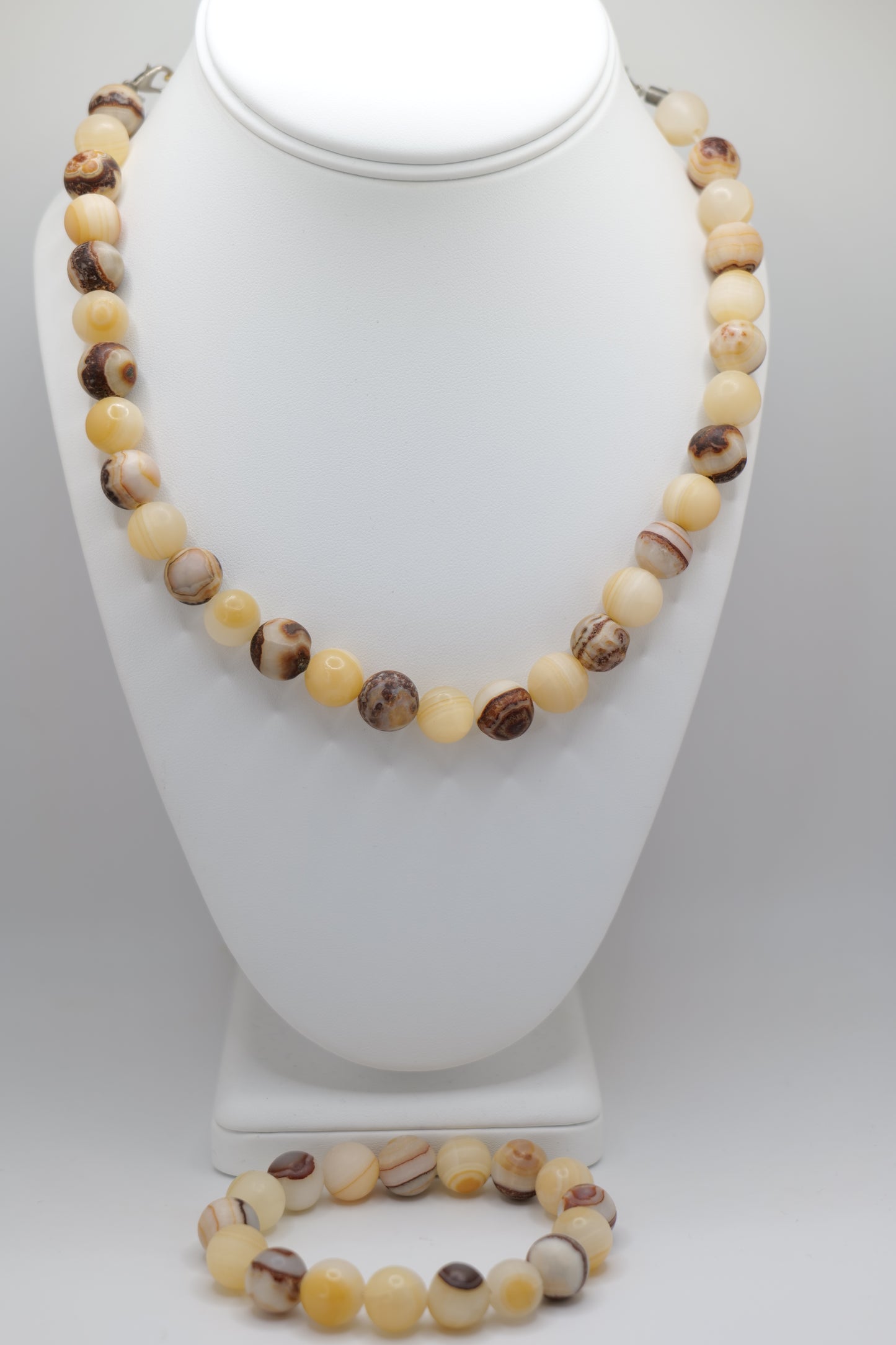 White Marble and Onyx Beaded Jewelry Set