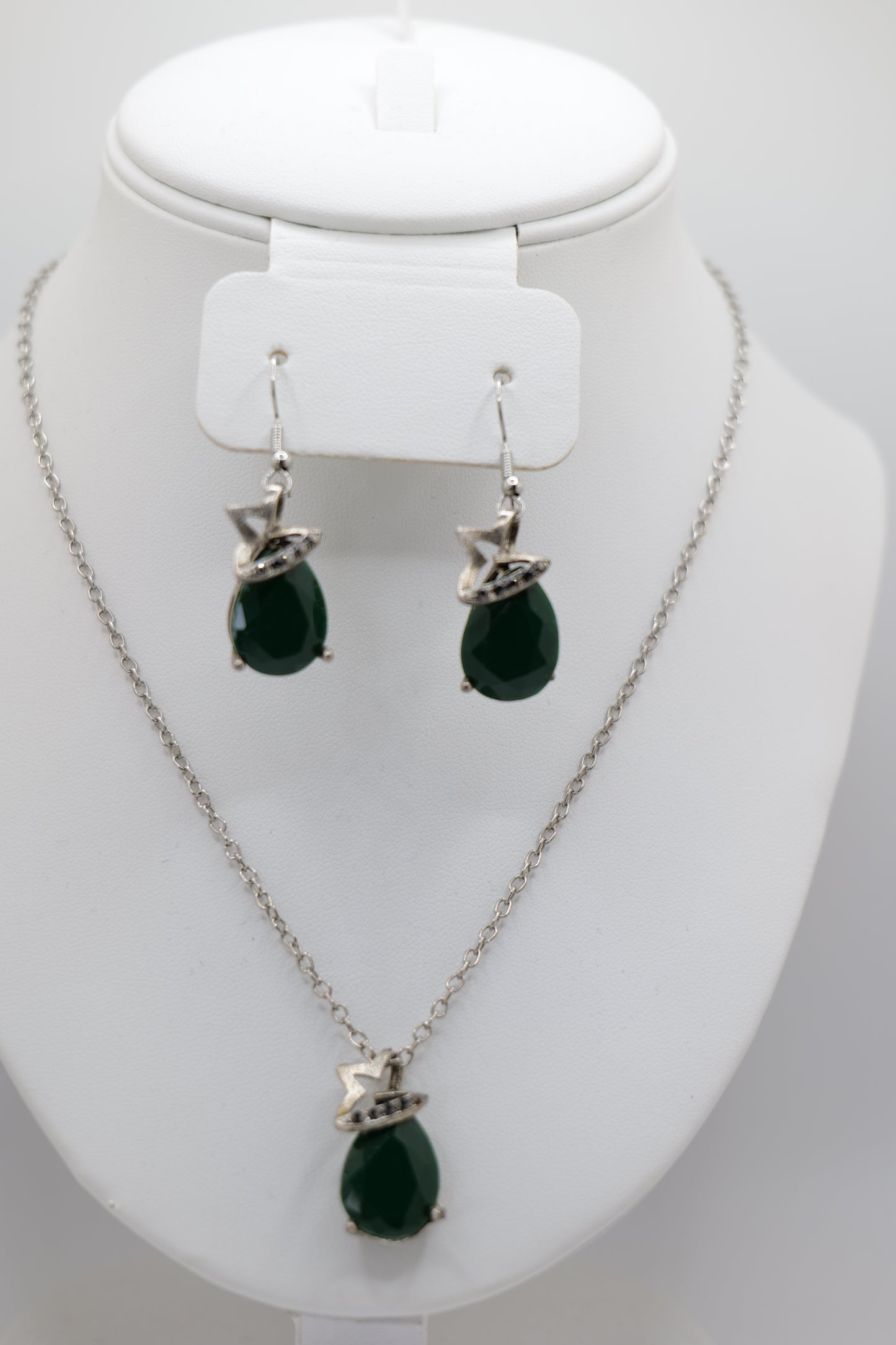 Nephrite with Silver Jewelry Set