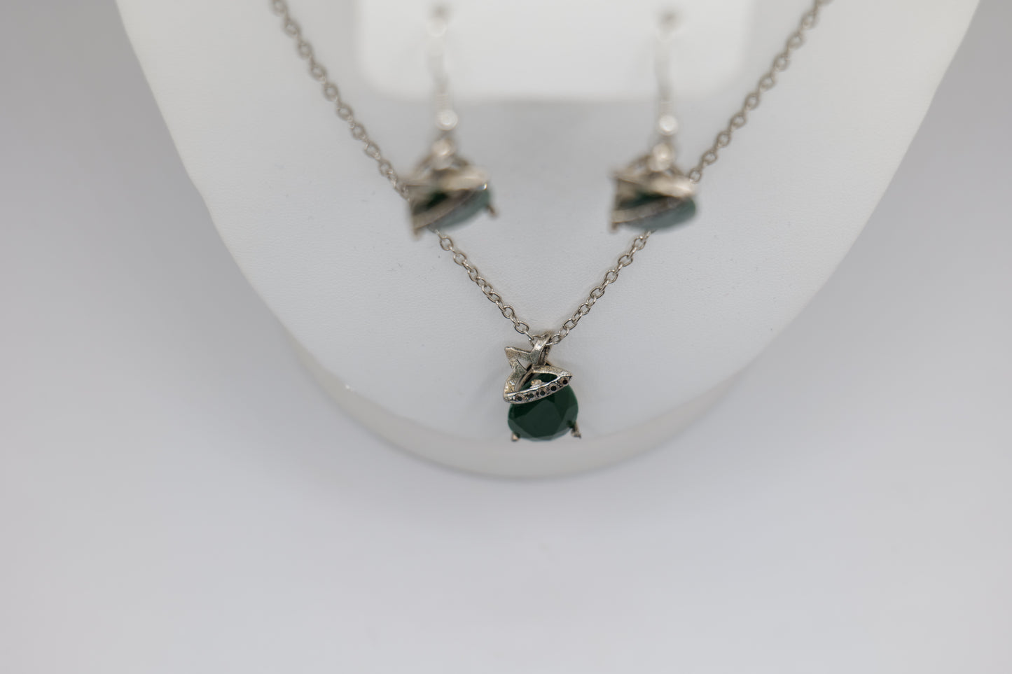 Nephrite with Silver Jewelry Set